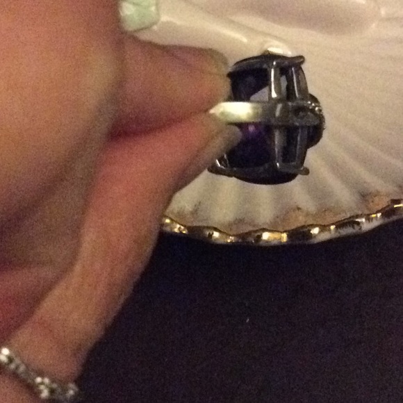 Sterling Silver, Marcasite and Amethyst Ring. - Picture 7 of 7